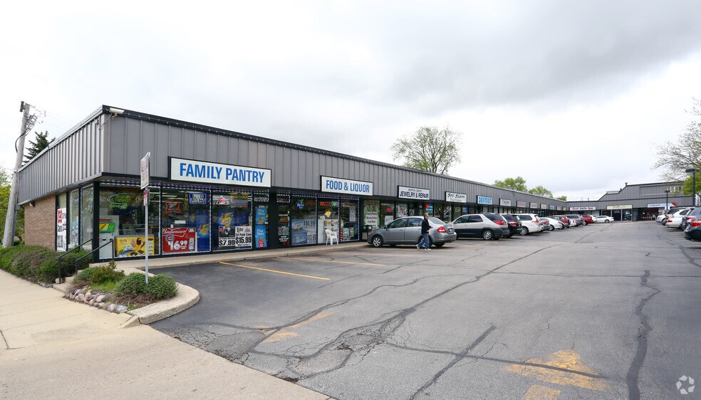 9225-9259 Waukegan Rd, Morton Grove, IL à louer - Photo de l’immeuble – Image 2 sur 12