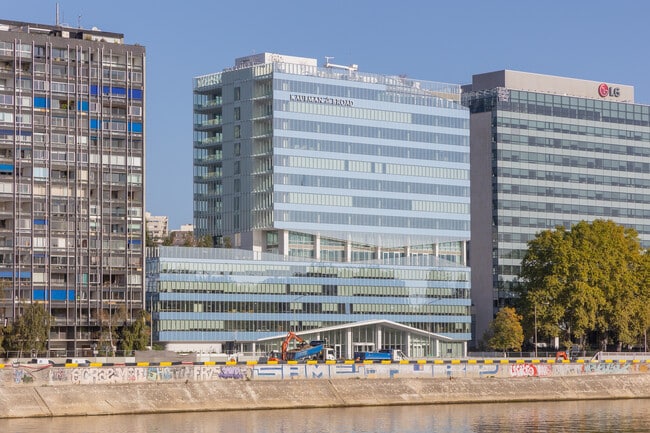 Plus de détails pour 17 Quai Du Président Paul Doumer, Courbevoie - Bureau à louer