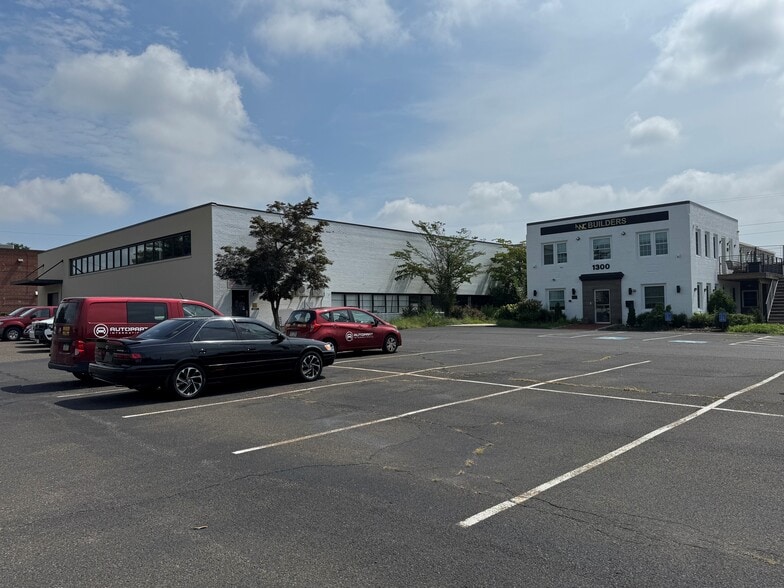 1300 E Mermaid Ln, Wyndmoor, PA à louer - Photo de l’immeuble – Image 1 sur 6