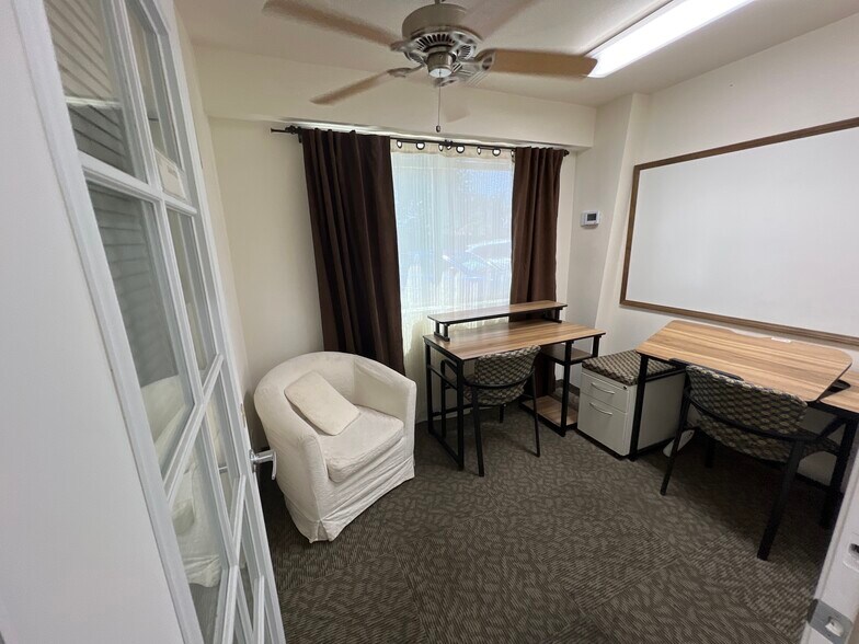 301 N 9th St, Redlands, CA à louer - Photo intérieure – Image 3 sur 5
