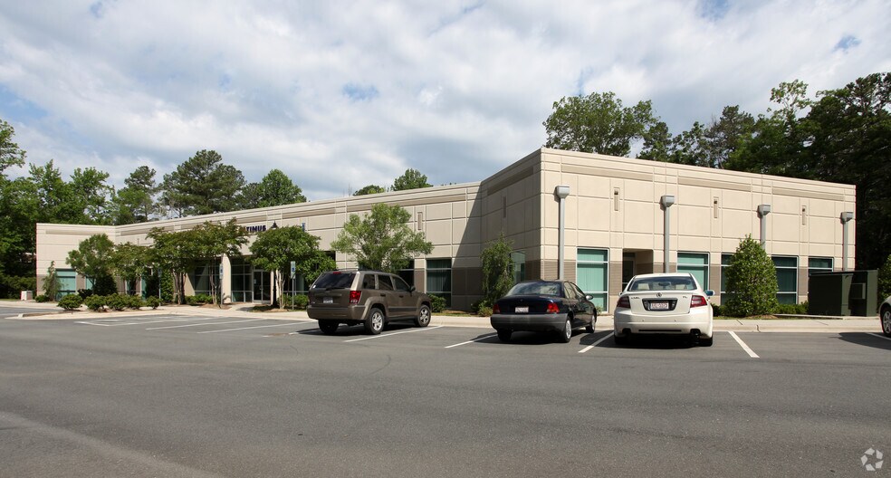 15000 Weston Pky, Cary, NC à louer - Photo de l’immeuble – Image 1 sur 11