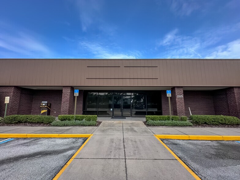 2115 Harden Blvd, Lakeland, FL à louer - Photo de l’immeuble – Image 1 sur 24