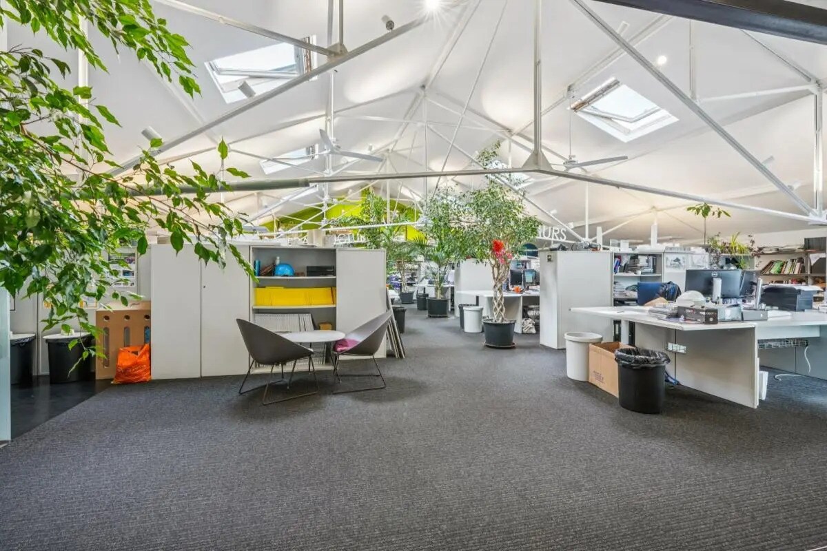 230 Rue Du Faubourg Saint-Antoine, Paris à louer Photo de l’immeuble– Image 1 sur 12