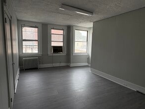 354 Bloomfield Ave, Caldwell, NJ à louer Photo intérieure– Image 1 sur 7