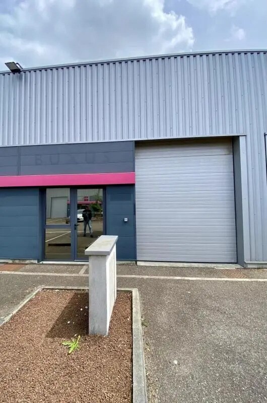 Plus de détails pour Local d'activités à louer