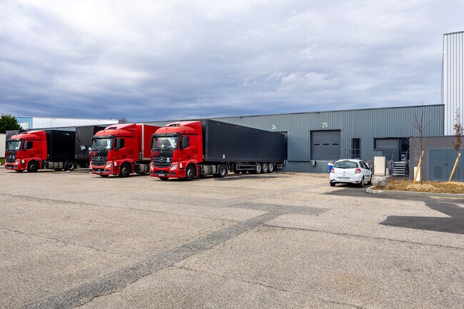 Plus de détails pour 20-22 Avenue Du 24 Août 1944, Corbas - Industriel/Logistique à louer