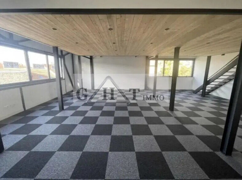 Bureau dans Wissous à louer - Photo de l’immeuble – Image 1 sur 5