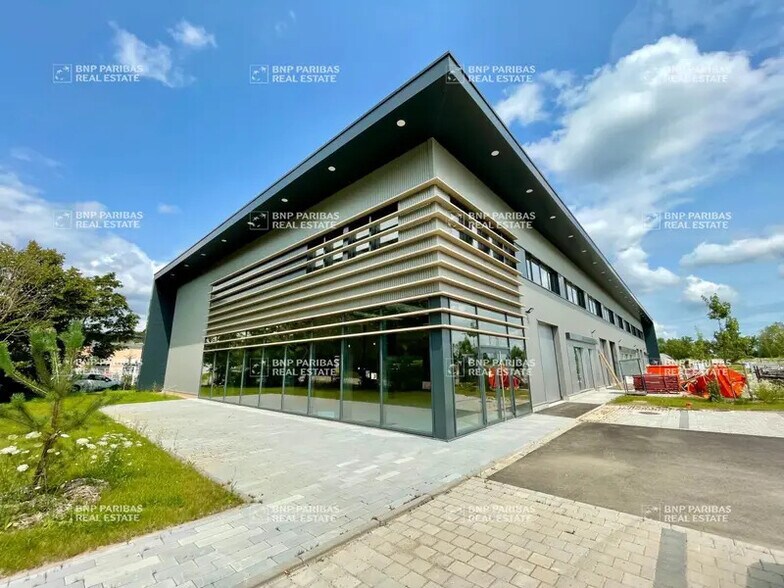 Local d’activités dans Geispolsheim à louer - Photo de l’immeuble – Image 2 sur 13