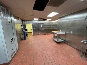 265 Glendora Ave, West Covina, CA à louer Photo intérieure– Image 2 sur 21