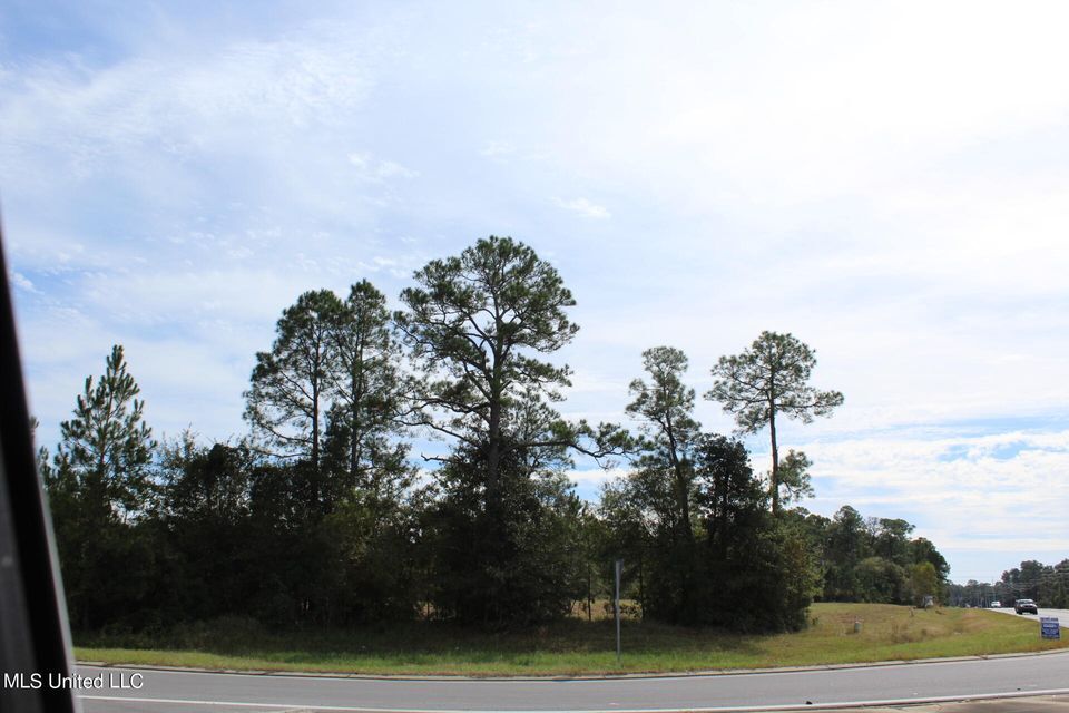 2.21 Acres Tucker Rd, Vancleave, MS à vendre Photo de l’immeuble– Image 1 sur 8