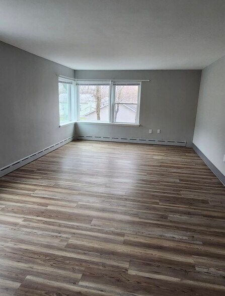 503 N Riverview Dr, Parchment, MI à vendre - Photo de l’immeuble – Image 2 sur 15