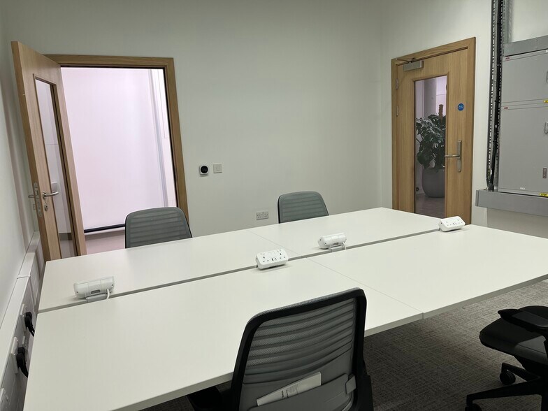 1 Linthouse Road, Glasgow à louer - Photo de l’immeuble – Image 3 sur 10