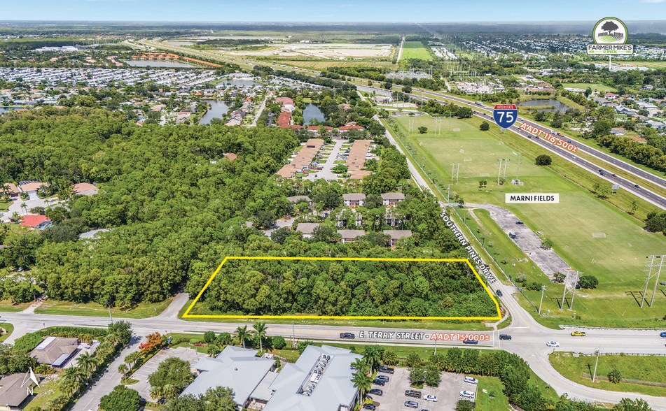 26750 Southern Pines Dr, Bonita Springs, FL à vendre - Aérien – Image 3 sur 7