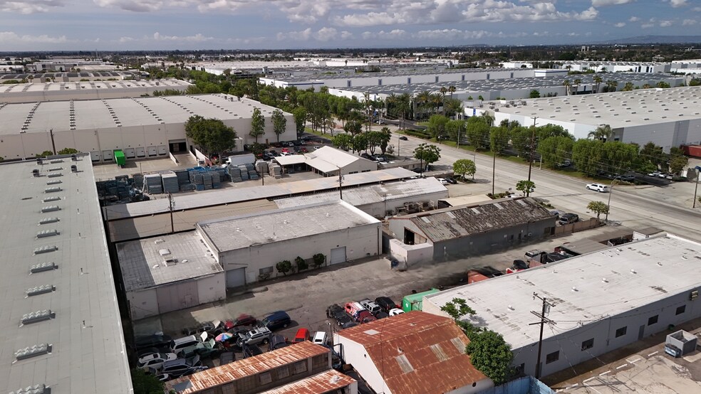 12712 Carmenita Rd, Santa Fe Springs, CA à louer - Photo de l’immeuble – Image 2 sur 7