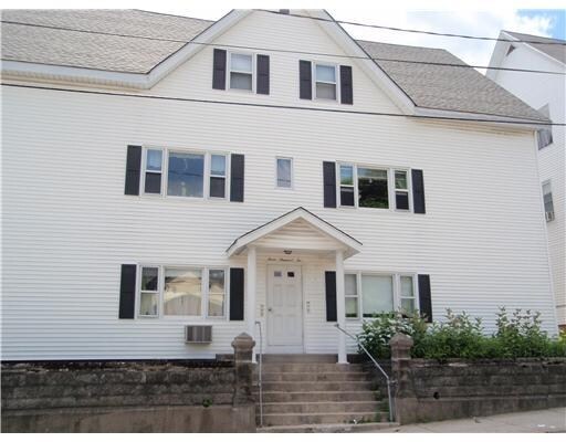 302 Pond St, Woonsocket, RI à vendre - Photo de l’immeuble – Image 2 sur 9