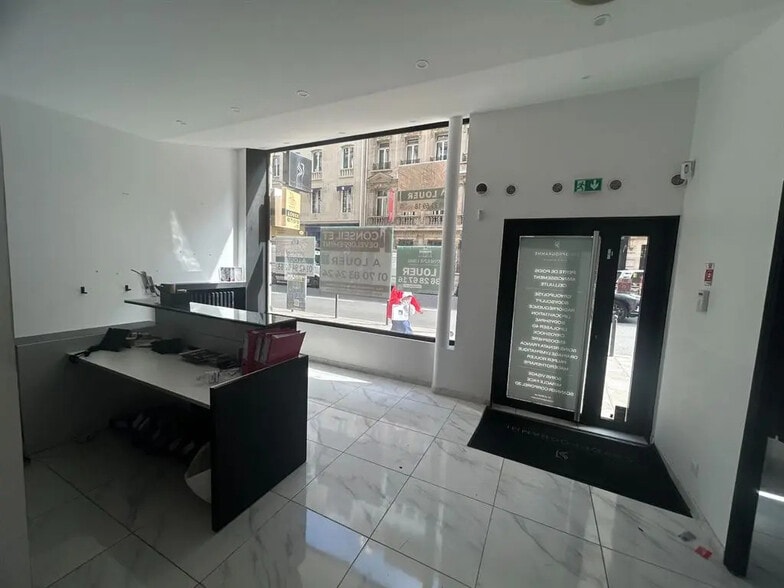 32 Rue La Boétie, Paris à louer - Hall d’entrée – Image 3 sur 14