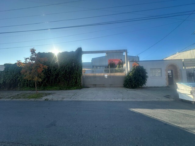 3425 Ettie St, Oakland, CA à louer - Photo principale – Image 1 sur 10
