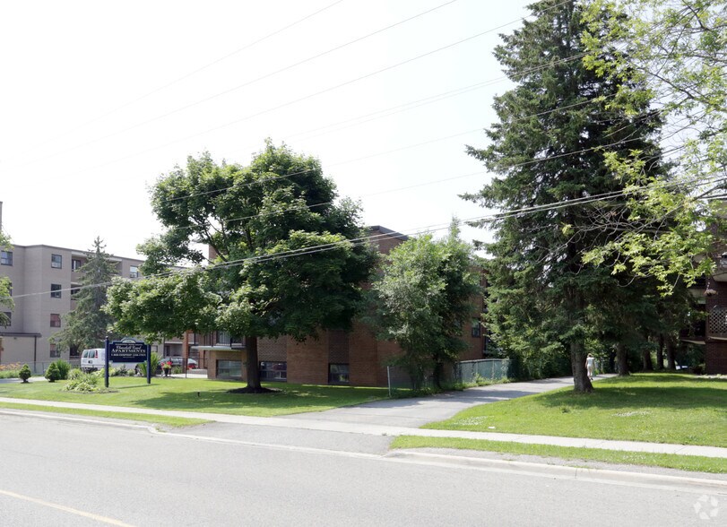 196 Churchill Rd, Acton, ON à vendre - Photo de l’immeuble – Image 2 sur 2