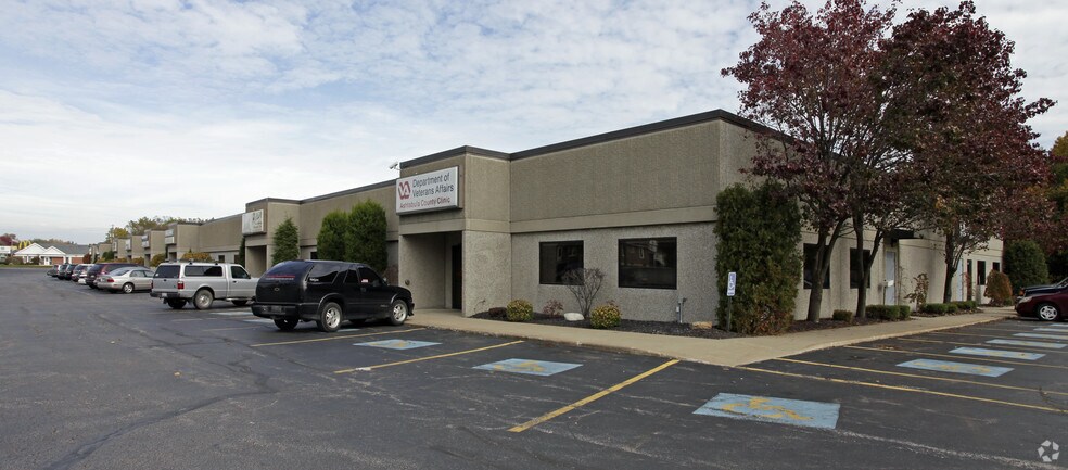 1100-1310 Lake Ave, Ashtabula, OH à louer - Photo de l’immeuble – Image 1 sur 3