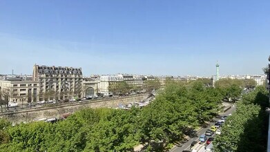 Paris - Vue aérienne  vue de carte
