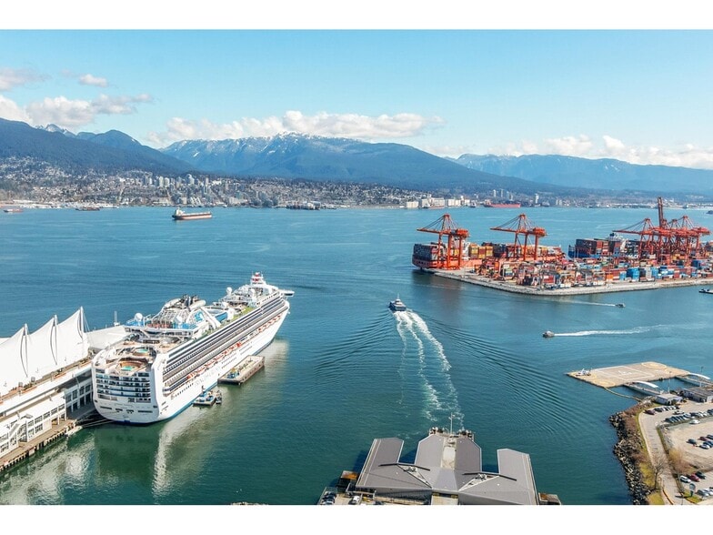 320 Granville St, Vancouver, BC à louer - Photo de l’immeuble – Image 1 sur 8