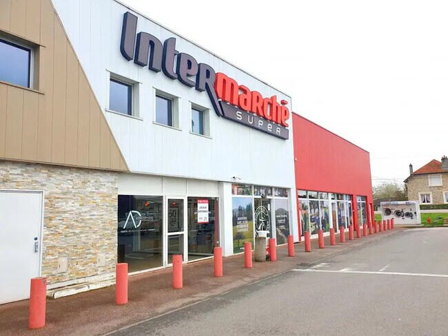 Plus de détails pour Local commercial à louer