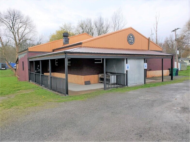 1693 East Ave, Barker, NY à vendre - Photo principale – Image 2 sur 88