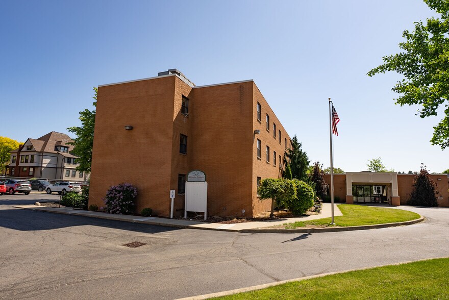 316 Rhodes Pl, New Castle, PA à vendre - Photo de l’immeuble – Image 3 sur 12
