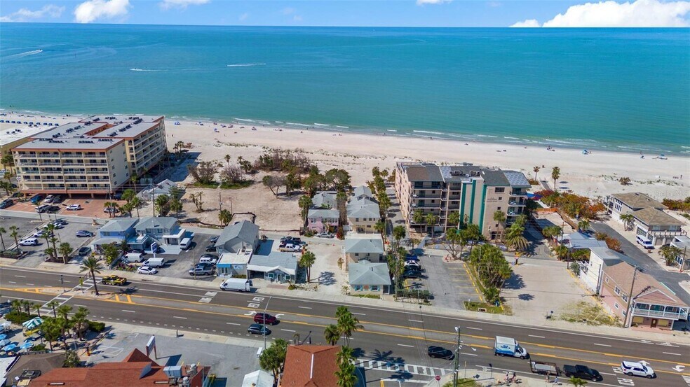 13062 Gulf Blvd, Madeira Beach, FL à vendre - Photo de l’immeuble – Image 2 sur 29