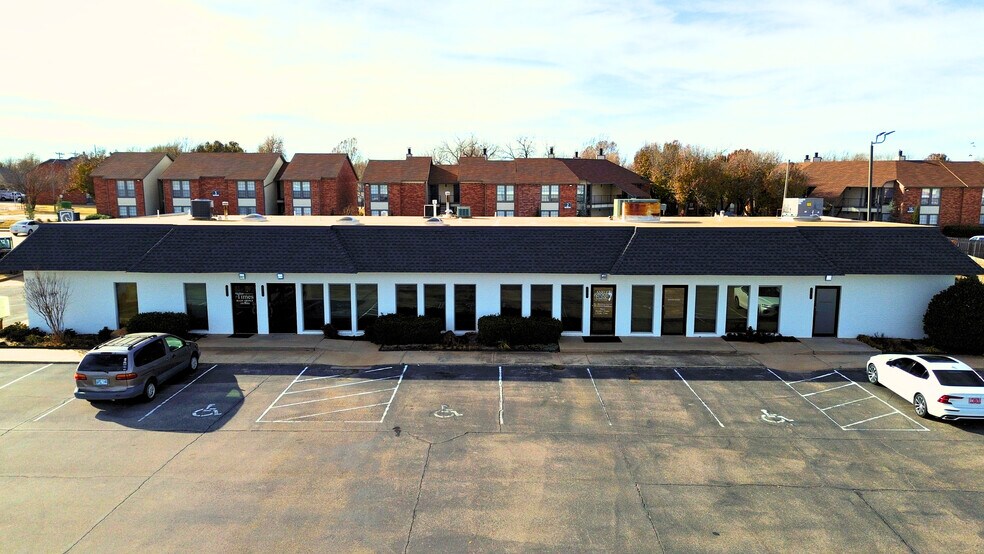 551-553 N Mustang Rd, Mustang, OK à louer - Photo de l’immeuble – Image 2 sur 7