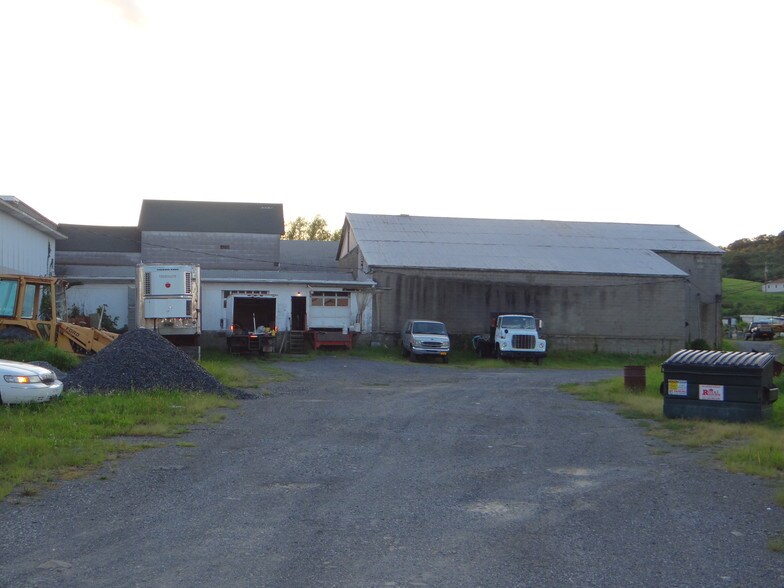 275 Lattintown Rd, Marlboro, NY à vendre - Photo principale – Image 1 sur 11