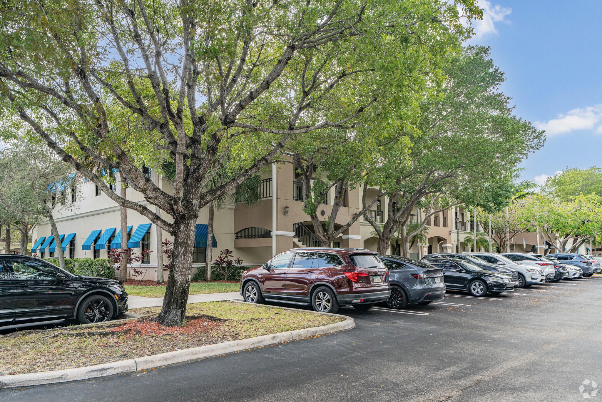 7451 Wiles Rd, Coral Springs, FL à vendre Photo principale– Image 1 sur 33