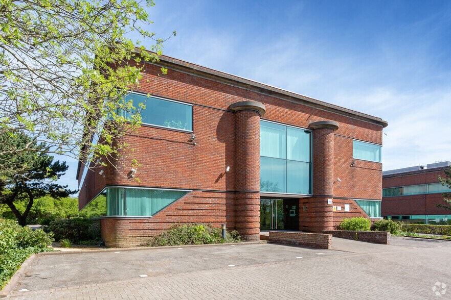 2430 Aztec, Almondsbury à louer - Photo de l’immeuble – Image 3 sur 20