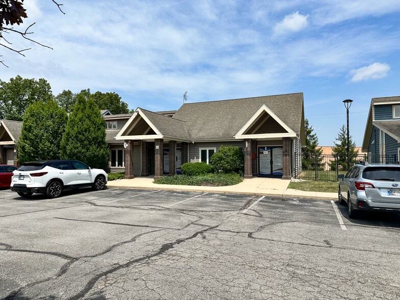 4630 W Jefferson Blvd, Fort Wayne, IN à louer - Photo de l’immeuble – Image 3 sur 7
