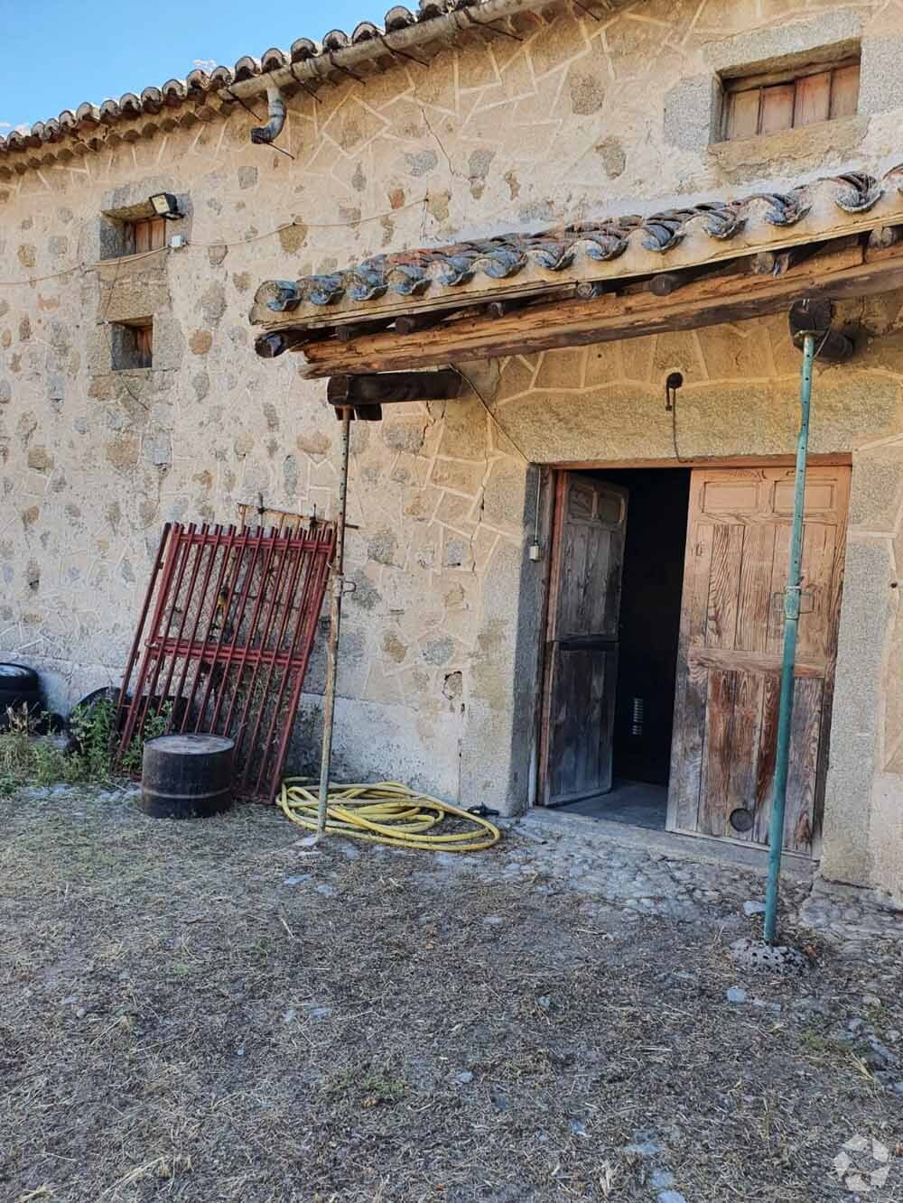 Industriel/Logistique dans Sotillo de la Adrada, Ávila à vendre Photo principale– Image 1 sur 22