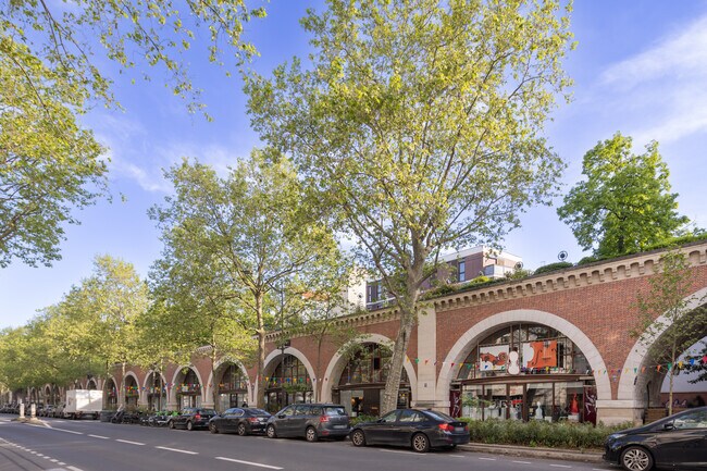 Plus de détails pour Local commercial à vendre