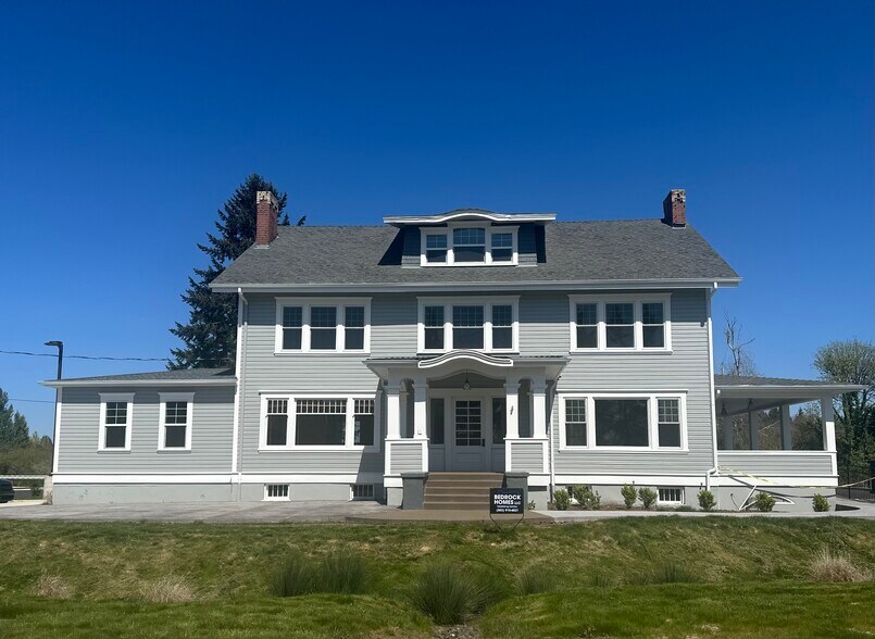 830 E Ellendale Ave, Dallas, OR à louer - Photo de l’immeuble – Image 1 sur 19
