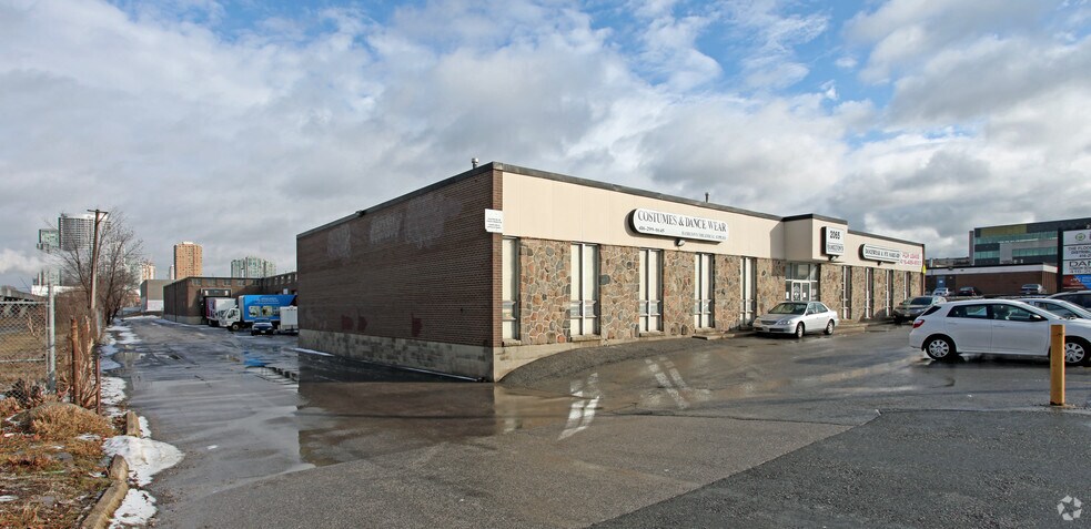 2065 Midland Ave, Toronto, ON à louer - Photo de l’immeuble – Image 2 sur 8