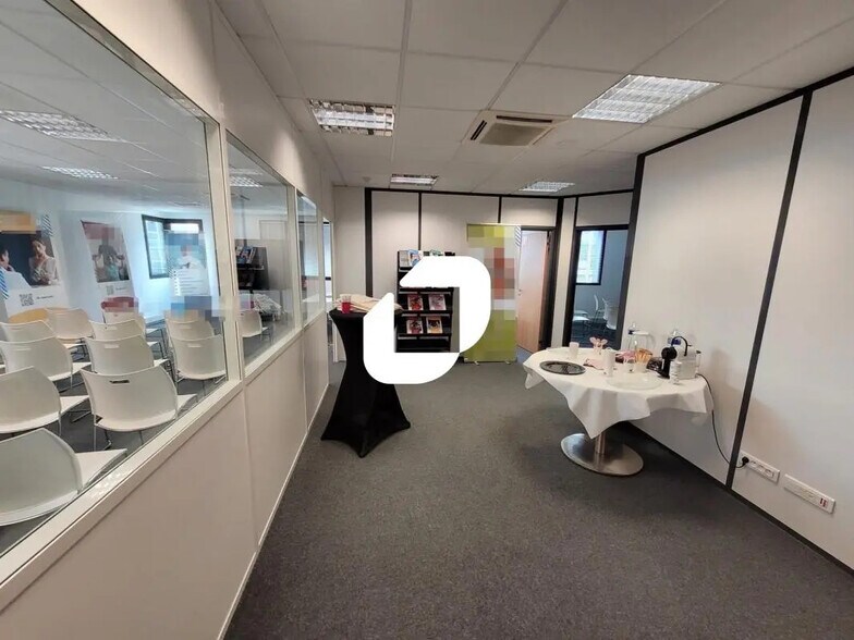 Bureau dans Reims à louer - Photo de l’immeuble – Image 1 sur 7