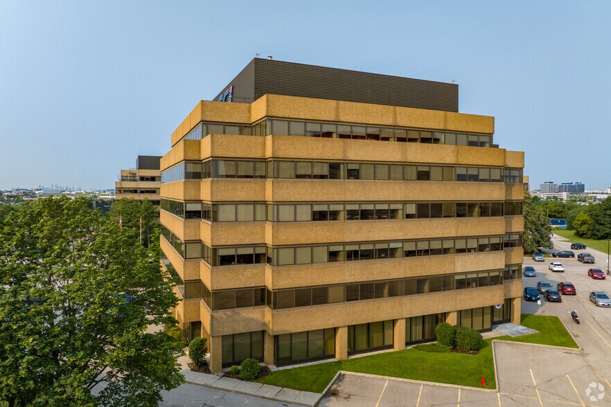 180 Attwell Dr, Toronto, ON à louer - Photo de l’immeuble – Image 2 sur 4