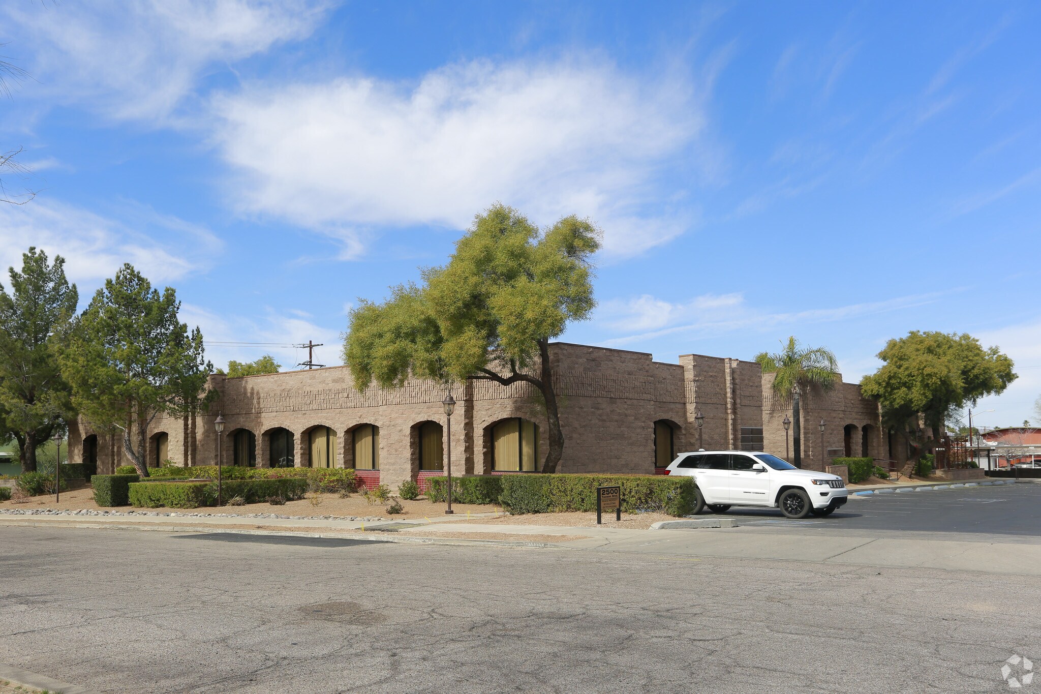 2500 N Tucson Blvd, Tucson, AZ à louer Photo principale– Image 1 sur 15