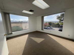 23639 Hawthorne Blvd, Torrance, CA à louer Photo intérieure– Image 2 sur 8