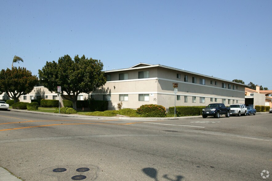 1750 Gisler Ave, Oxnard, CA à vendre - Photo de l’immeuble – Image 3 sur 7