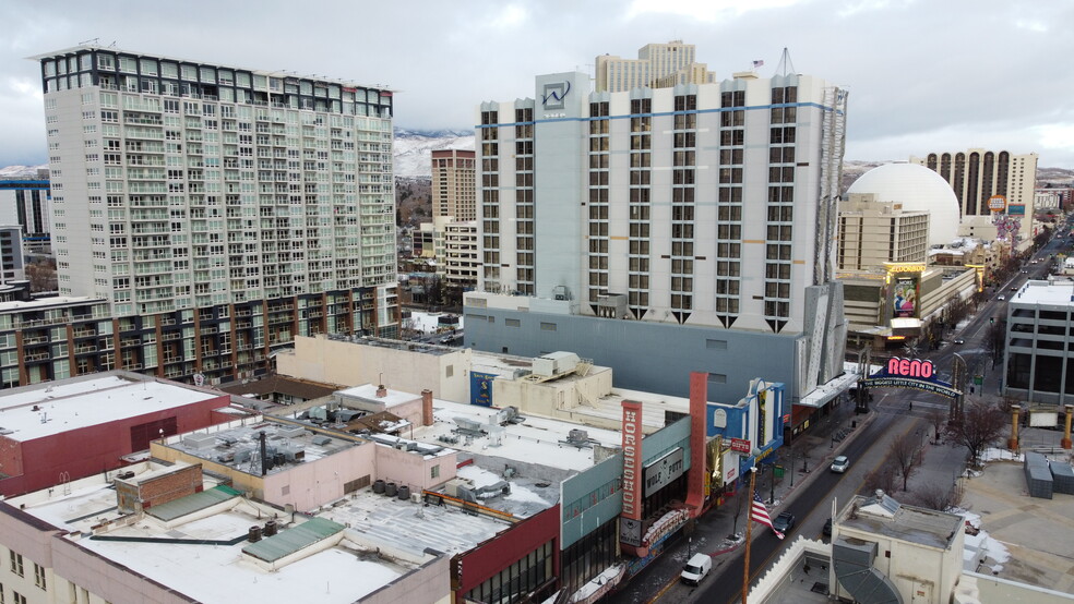 229 N Virginia St, Reno, NV à louer - Photo de l’immeuble – Image 1 sur 9