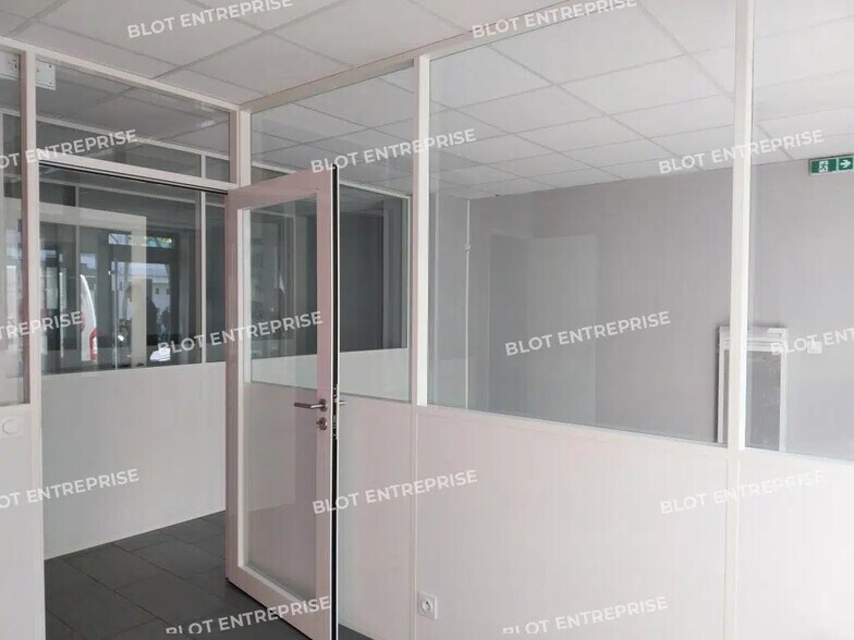 Bureau dans Saint-Nazaire à louer - Photo de l’immeuble – Image 1 sur 8