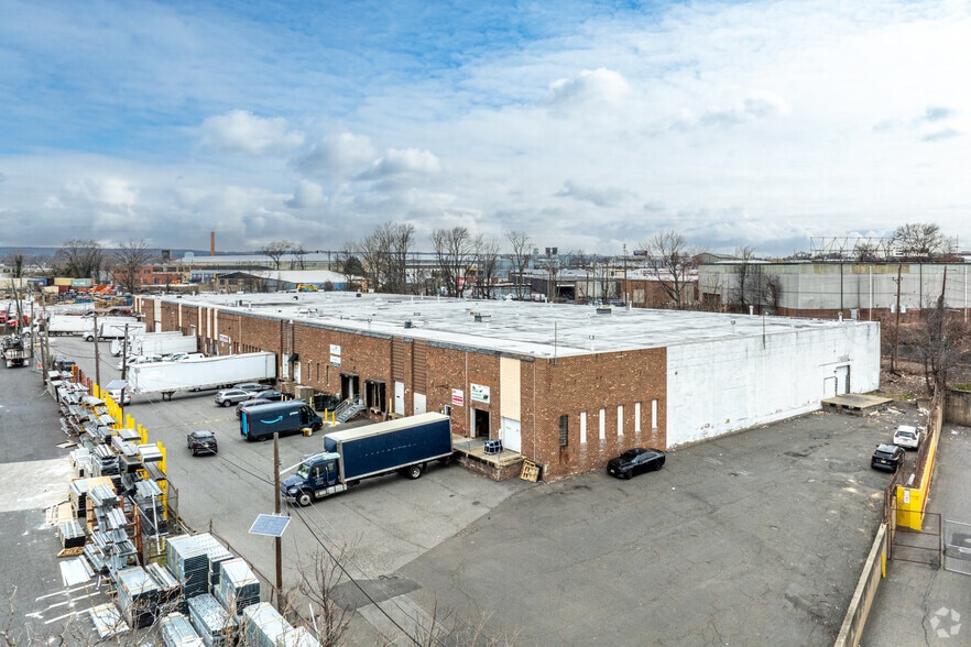 467-475 Mundet Pl, Hillside, NJ à louer - Photo de l’immeuble – Image 2 sur 6