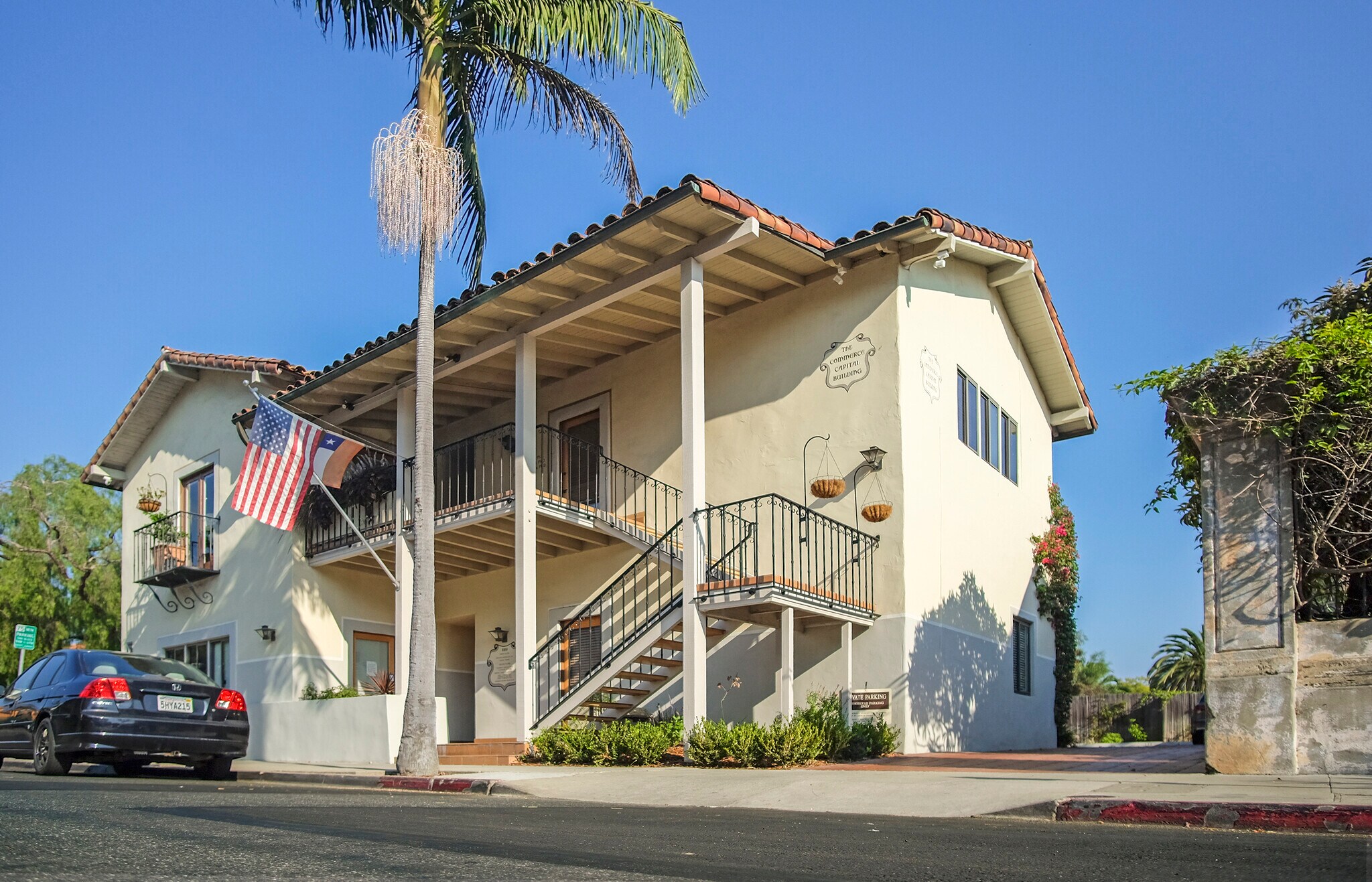 120 E De la Guerra St, Santa Barbara, CA à louer Photo de l’immeuble– Image 1 sur 11