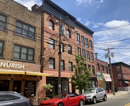 344 Communipaw Ave, Jersey City, NJ à louer Photo de l’immeuble– Image 1 sur 6