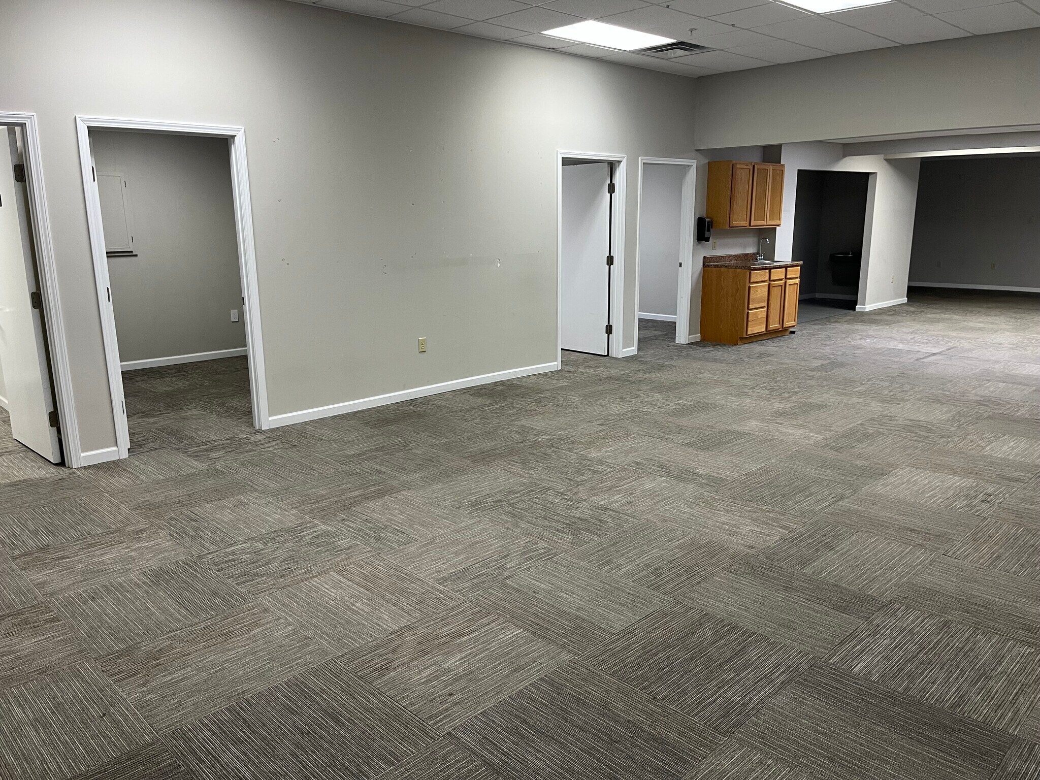 604 Old Liverpool Rd, Liverpool, NY à louer Photo de l’immeuble– Image 1 sur 12