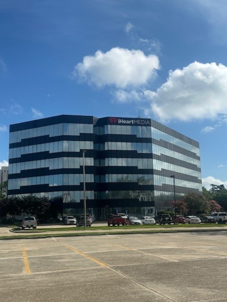 5555 Hilton Ave, Baton Rouge, LA à louer Photo de l’immeuble– Image 1 sur 5